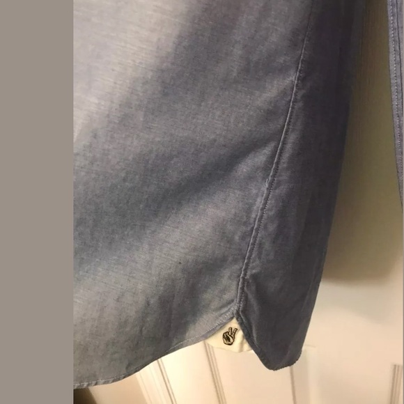 JOHN VARVATOS Chambray Blue Dress Shirt Lightweight Denim Button Down Work Wear - Picture 4 of 8